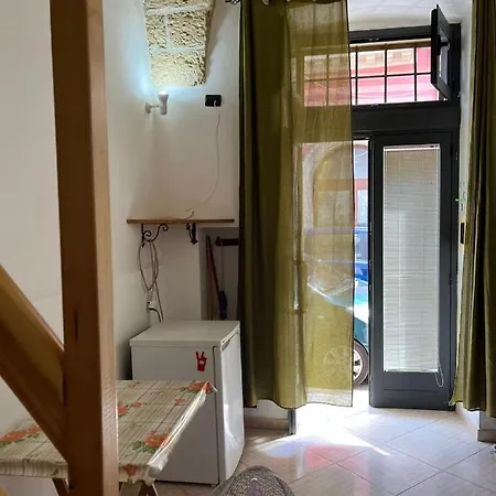 Casa de hóspedes La Piazza Aradeo